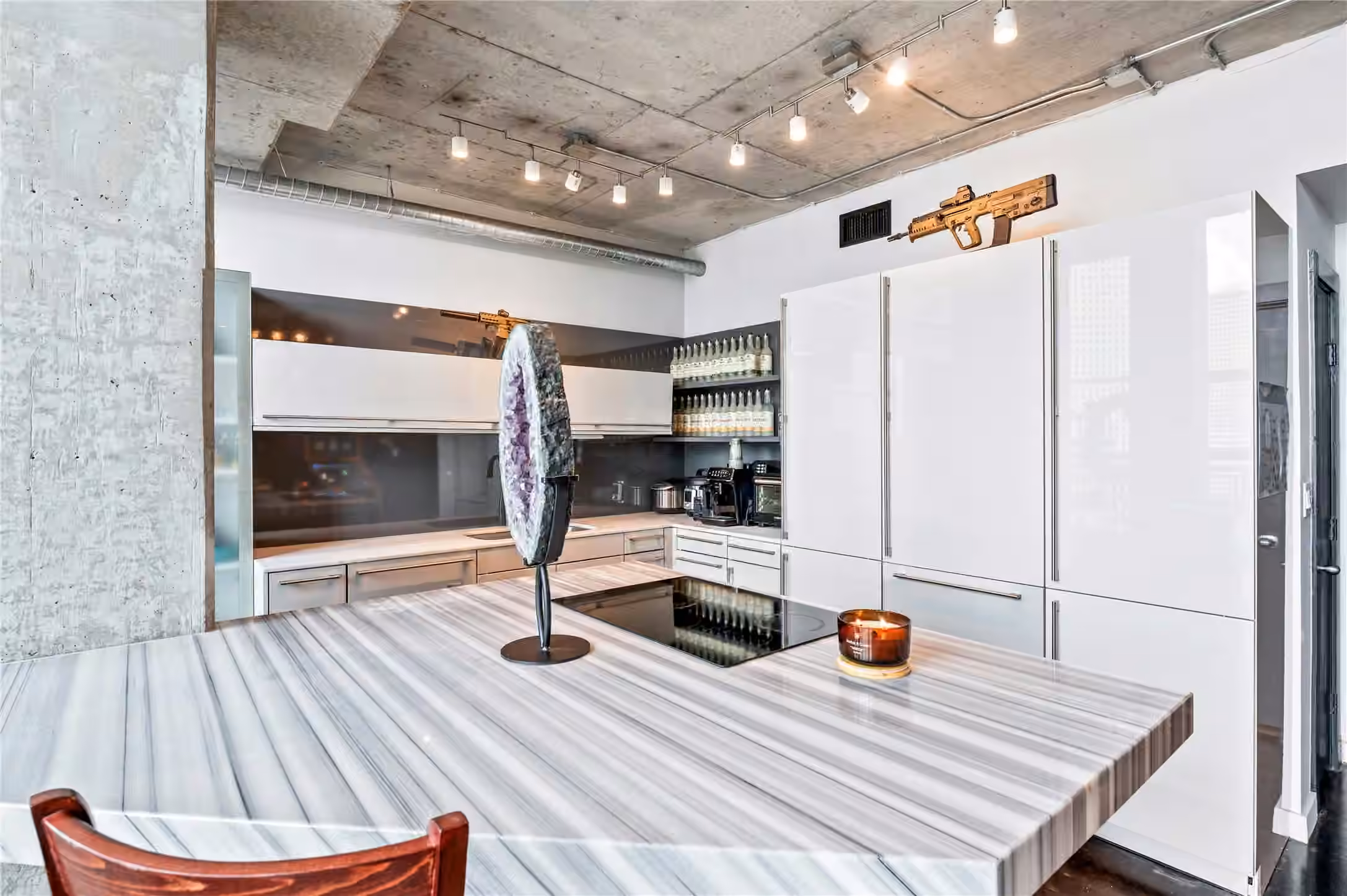 Photo 4 of 2000 Bagby Street 13428, Houston, TX