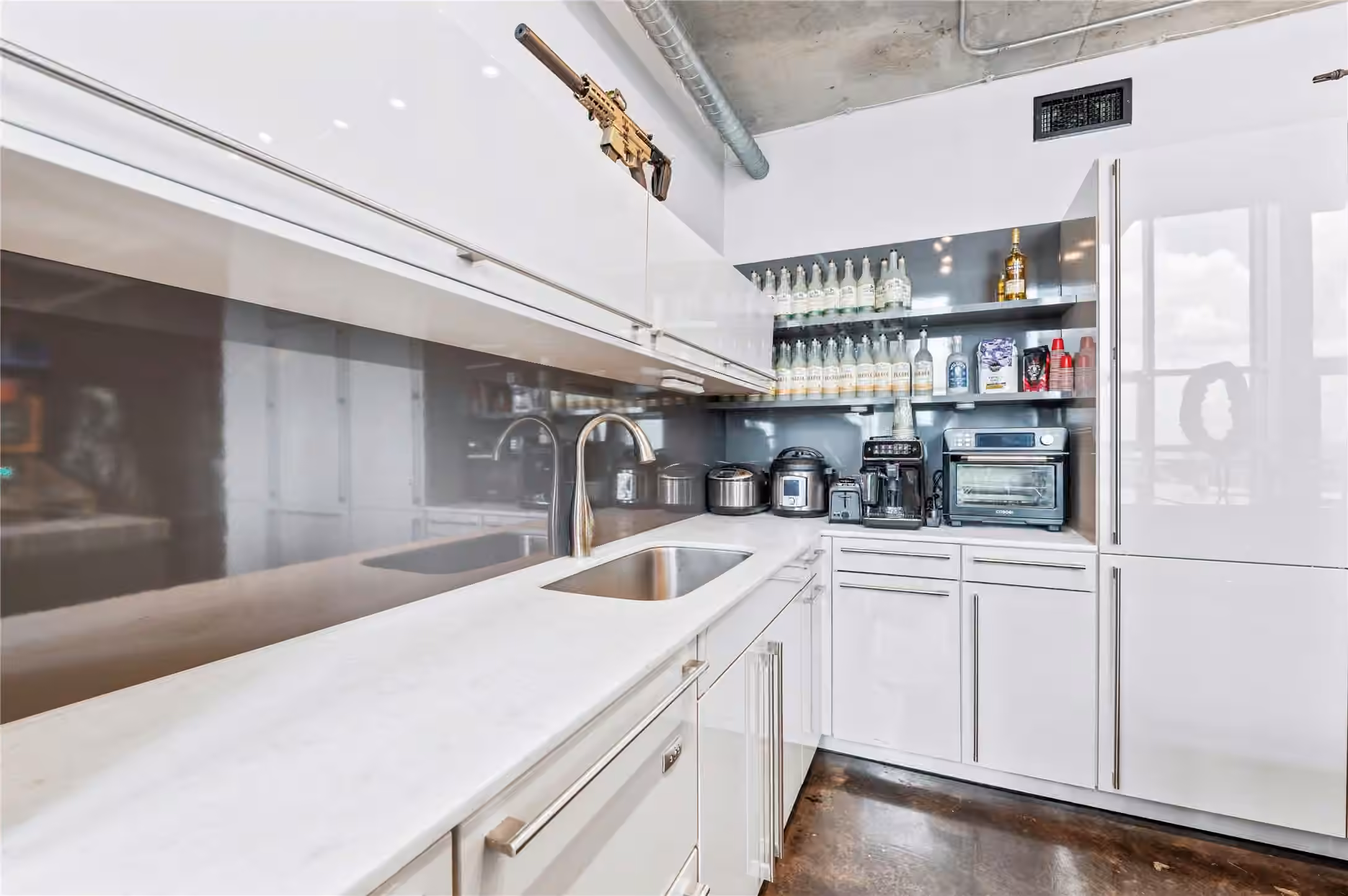 Photo 6 of 2000 Bagby Street 13428, Houston, TX