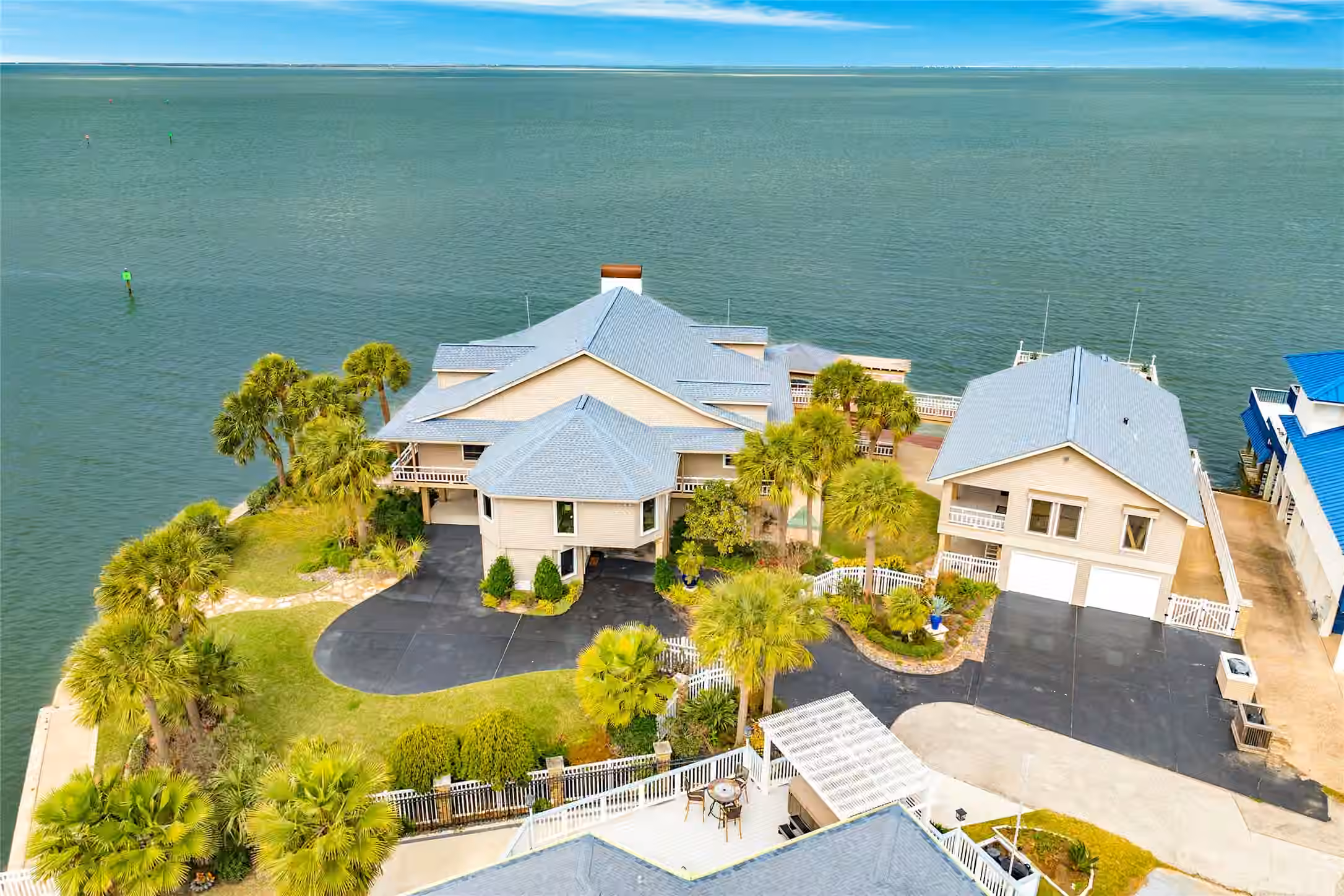 Photo of 4107 W Bayside Way, Jamaica Beach, TX