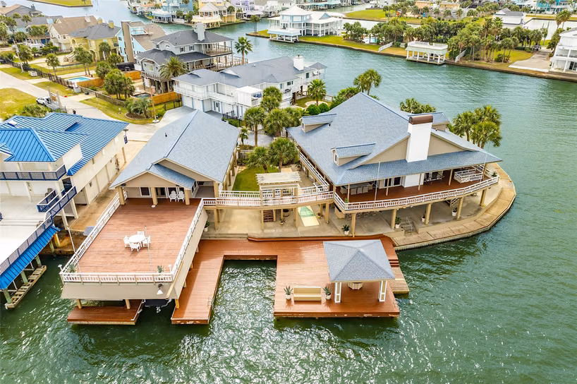 Photo 2 of 4107 W Bayside Way, Jamaica Beach, TX