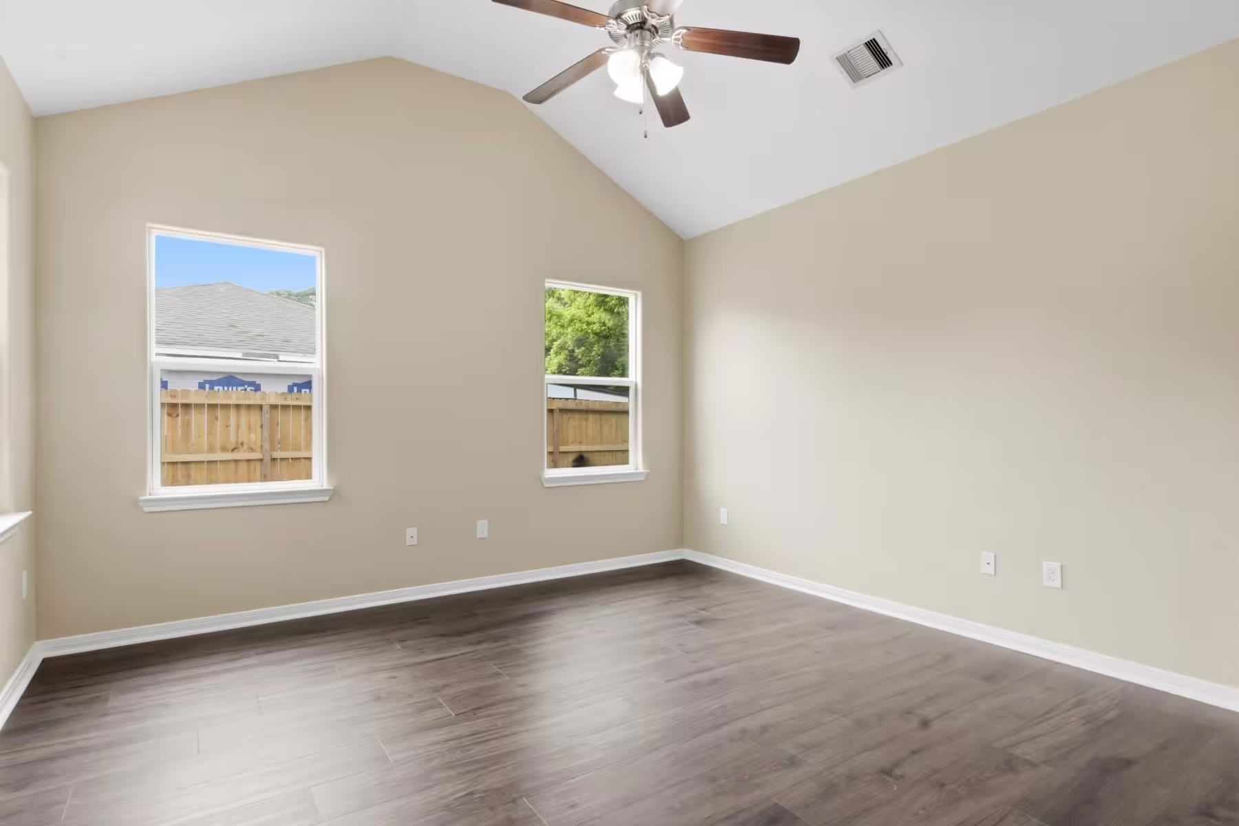 Photo 4 of 3618 Rockingham Street, Houston, TX