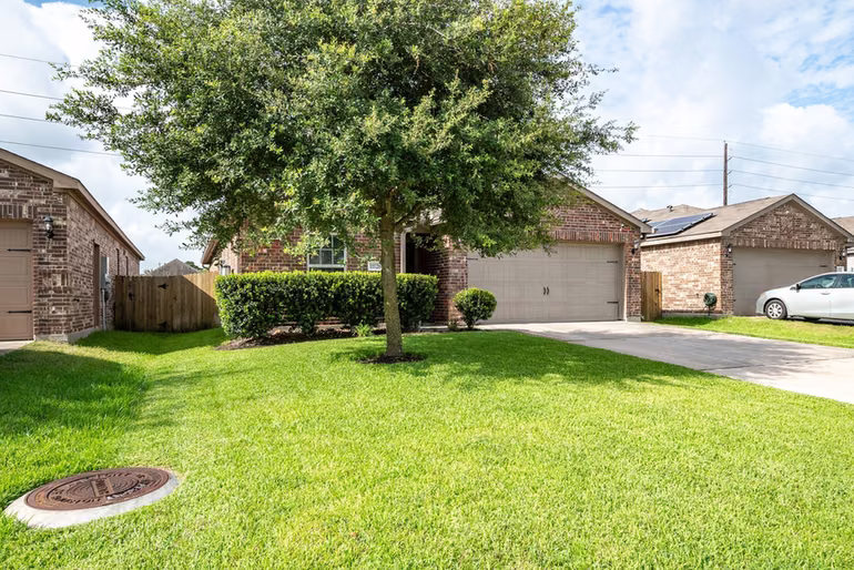 Photo 2 of 11126 Blue Grove Drive, Humble, TX