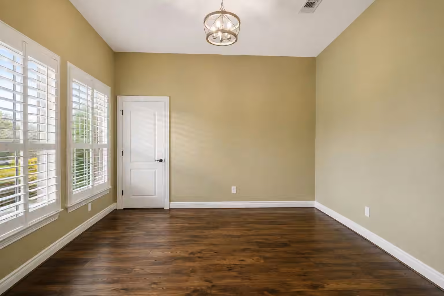 Photo 7 of 17703 Cedar Hill Drive, Rosharon, TX