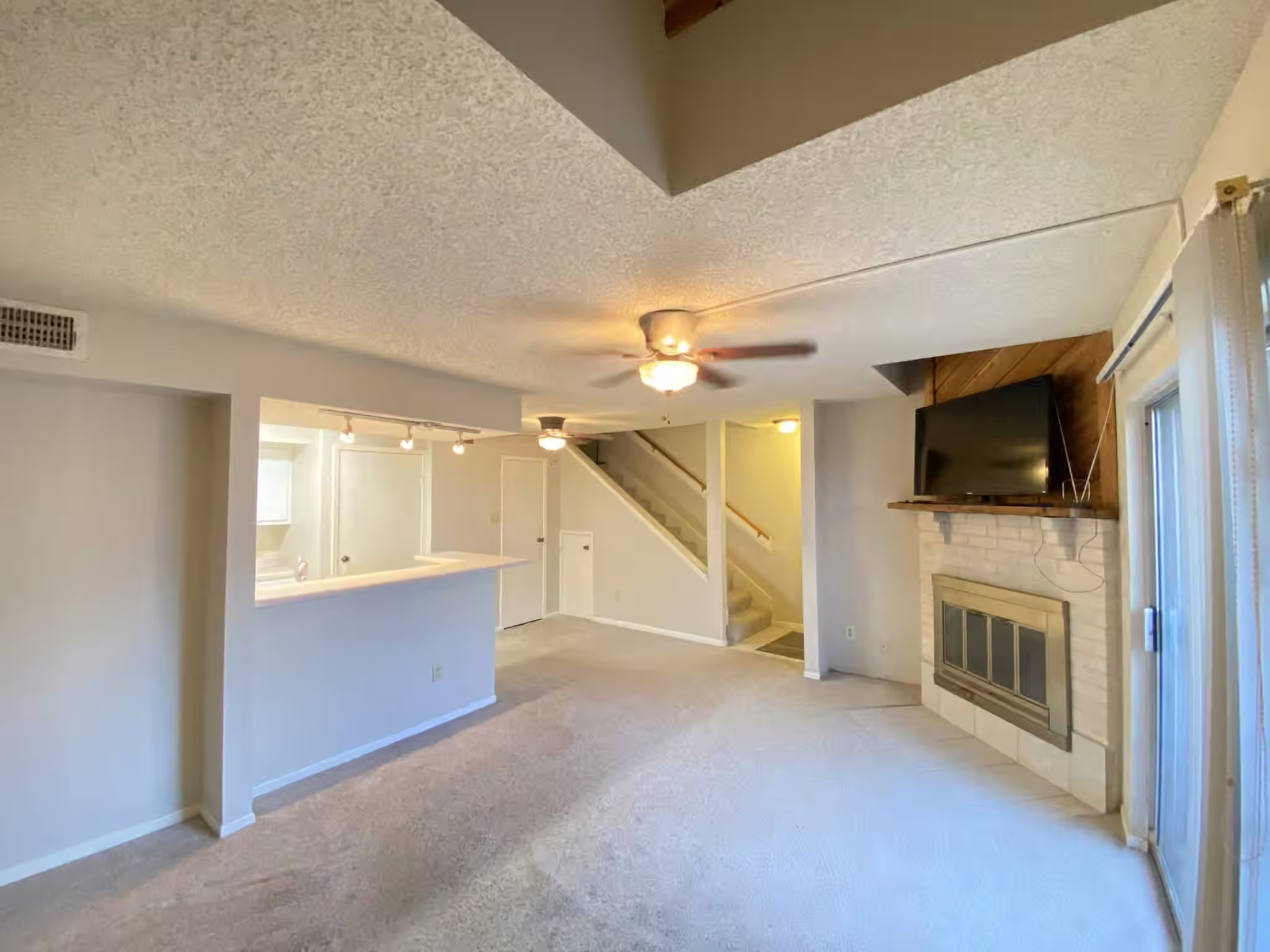 Photo 3 of 3919 Fairmont Parkway Parkway 162, Pasadena, TX