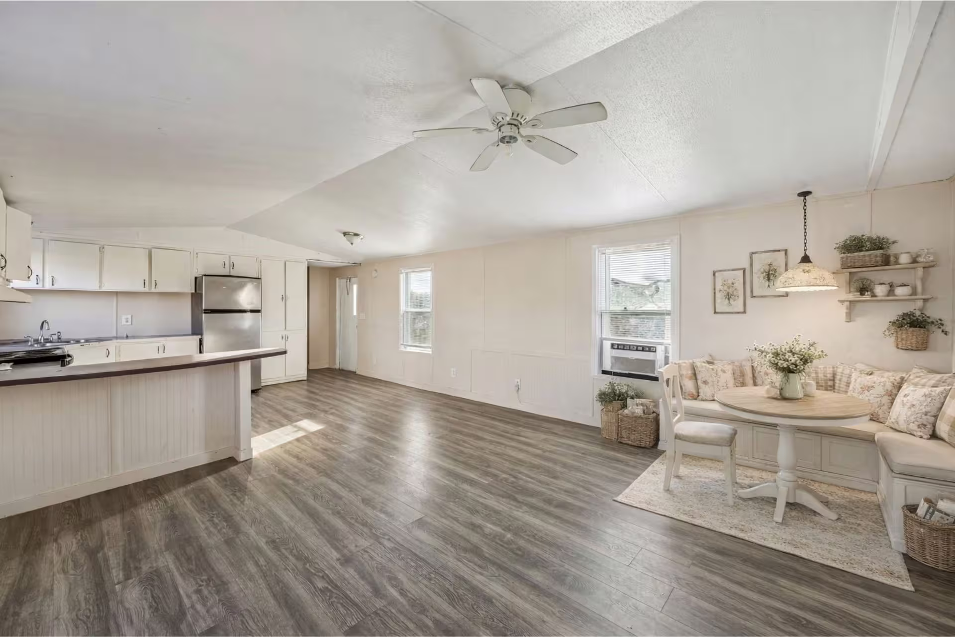 Photo 3 of 1643 County Road 3545, Cleveland, TX