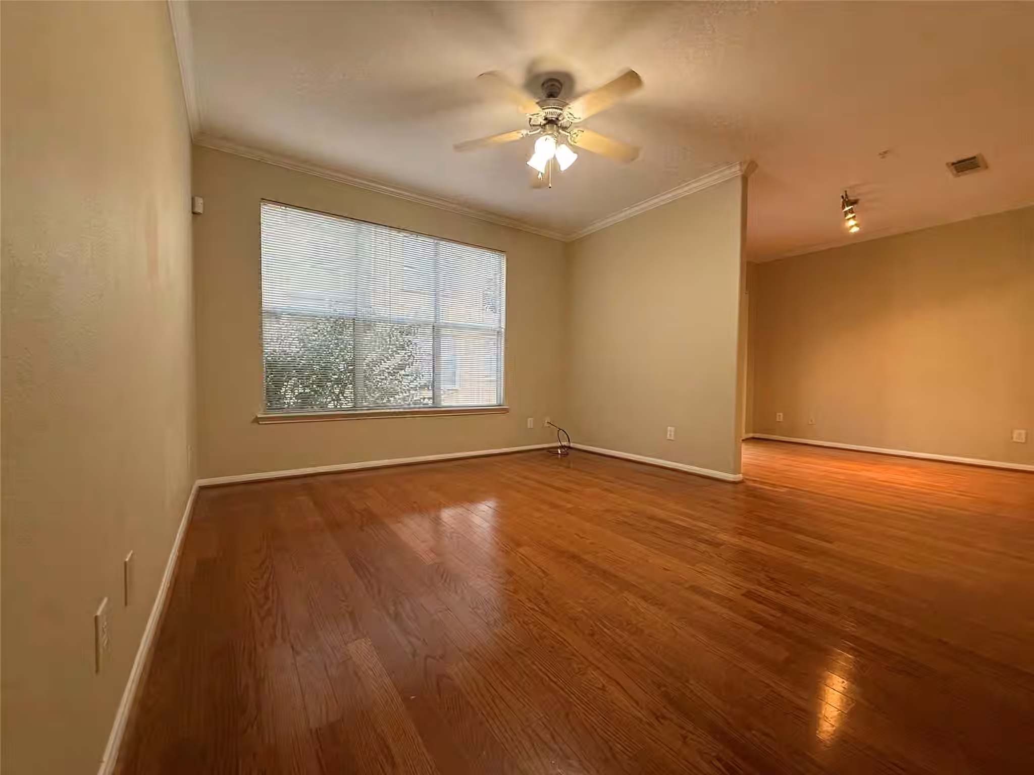 Photo 4 of 12707 Boheme Drive 506, Houston, TX
