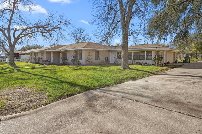 Photo 2 of 2109 Britton Street, Baytown, TX