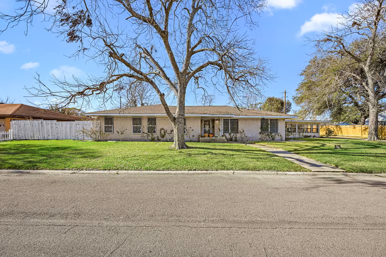 Photo 3 of 2109 Britton Street, Baytown, TX