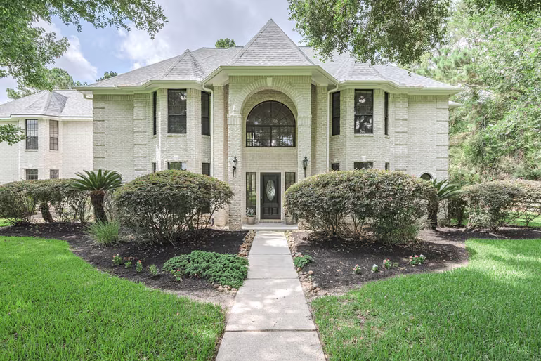 Photo of 35823 Post Oak Circle, Magnolia, TX 77355