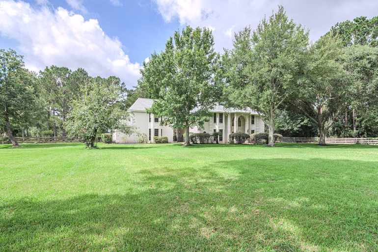 Photo 4 of 35823 Post Oak Circle, Magnolia, TX