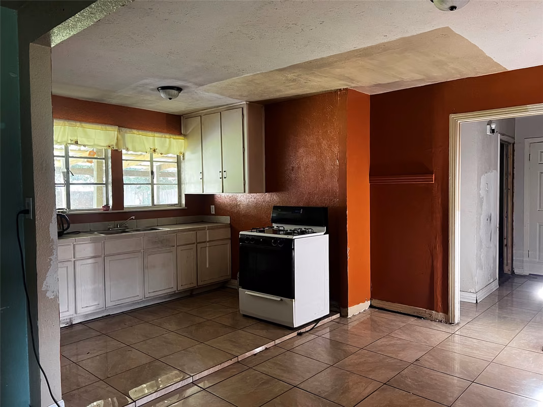 Photo 3 of 7641 Delavan Drive, Houston, TX