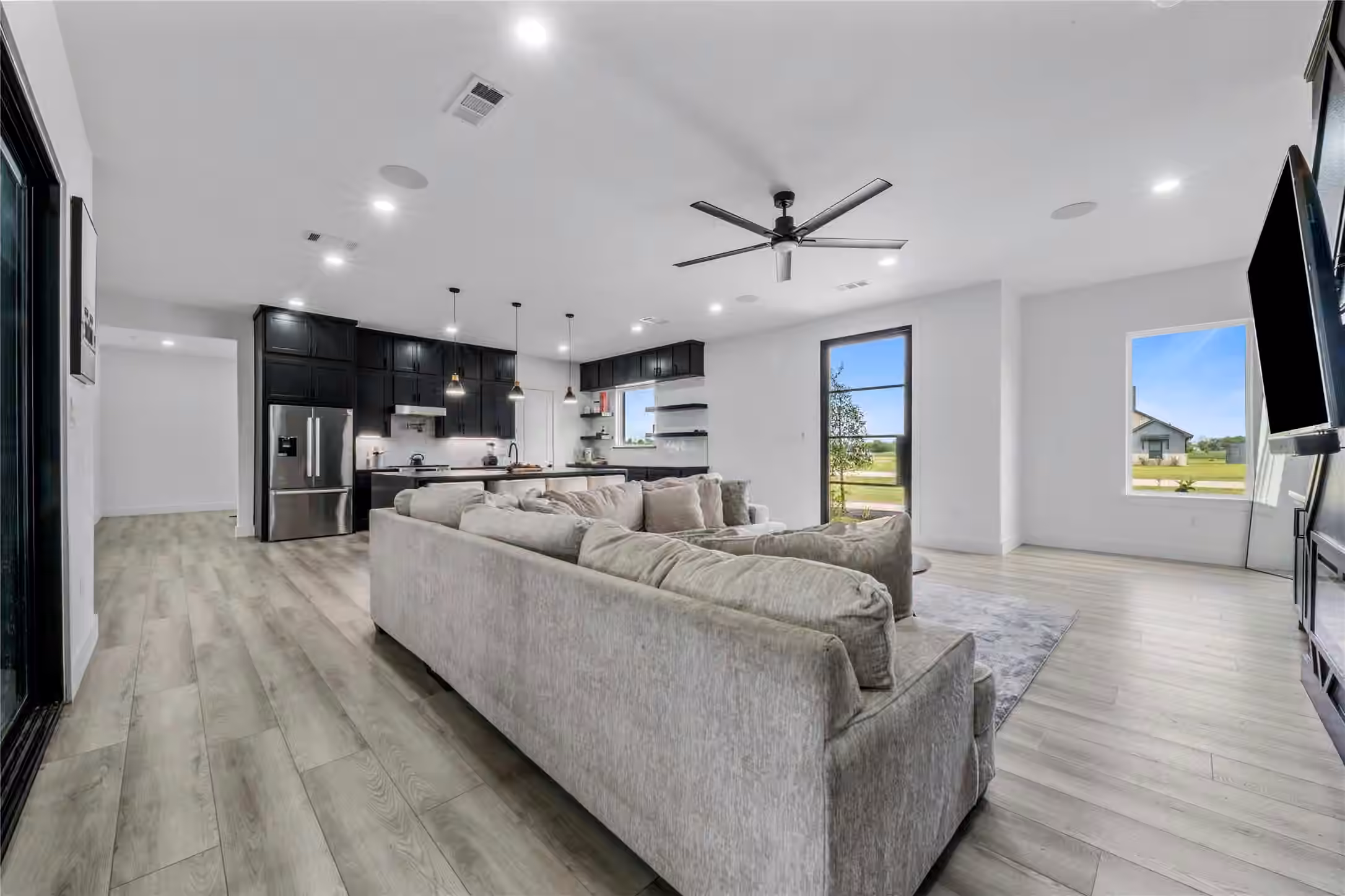 Photo 4 of 5119 Sophie Slanksy Way, Sealy, TX