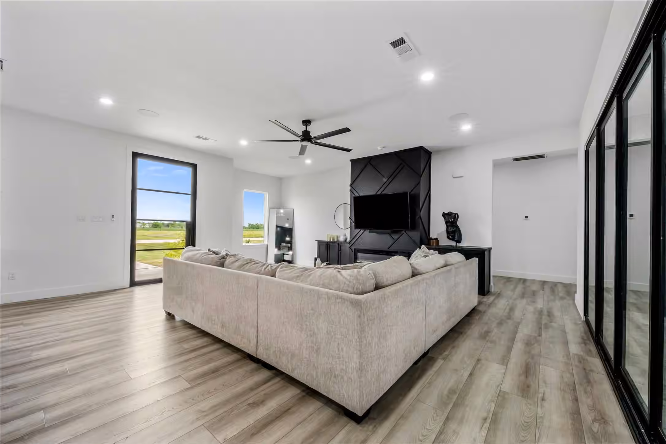 Photo 7 of 5119 Sophie Slanksy Way, Sealy, TX