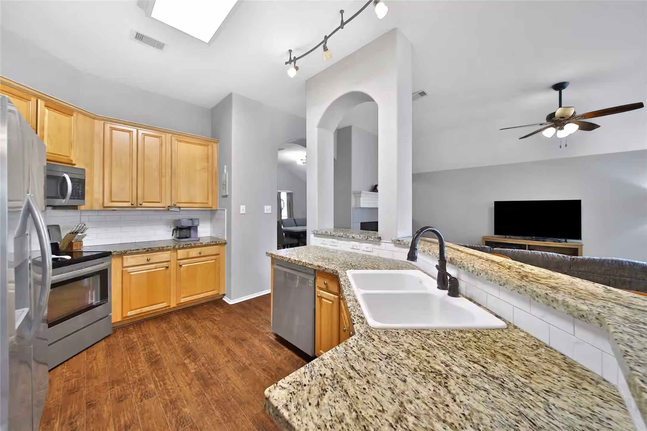 Photo 7 of 2227 Valley View Crossing, Conroe, TX