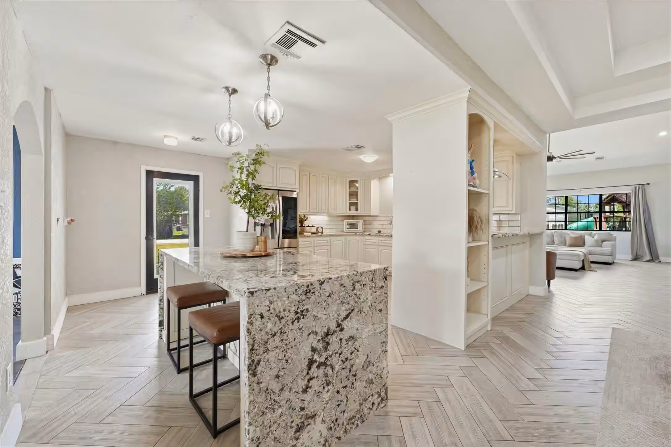 Photo 7 of 8005 Shagwood Drive, Houston, TX