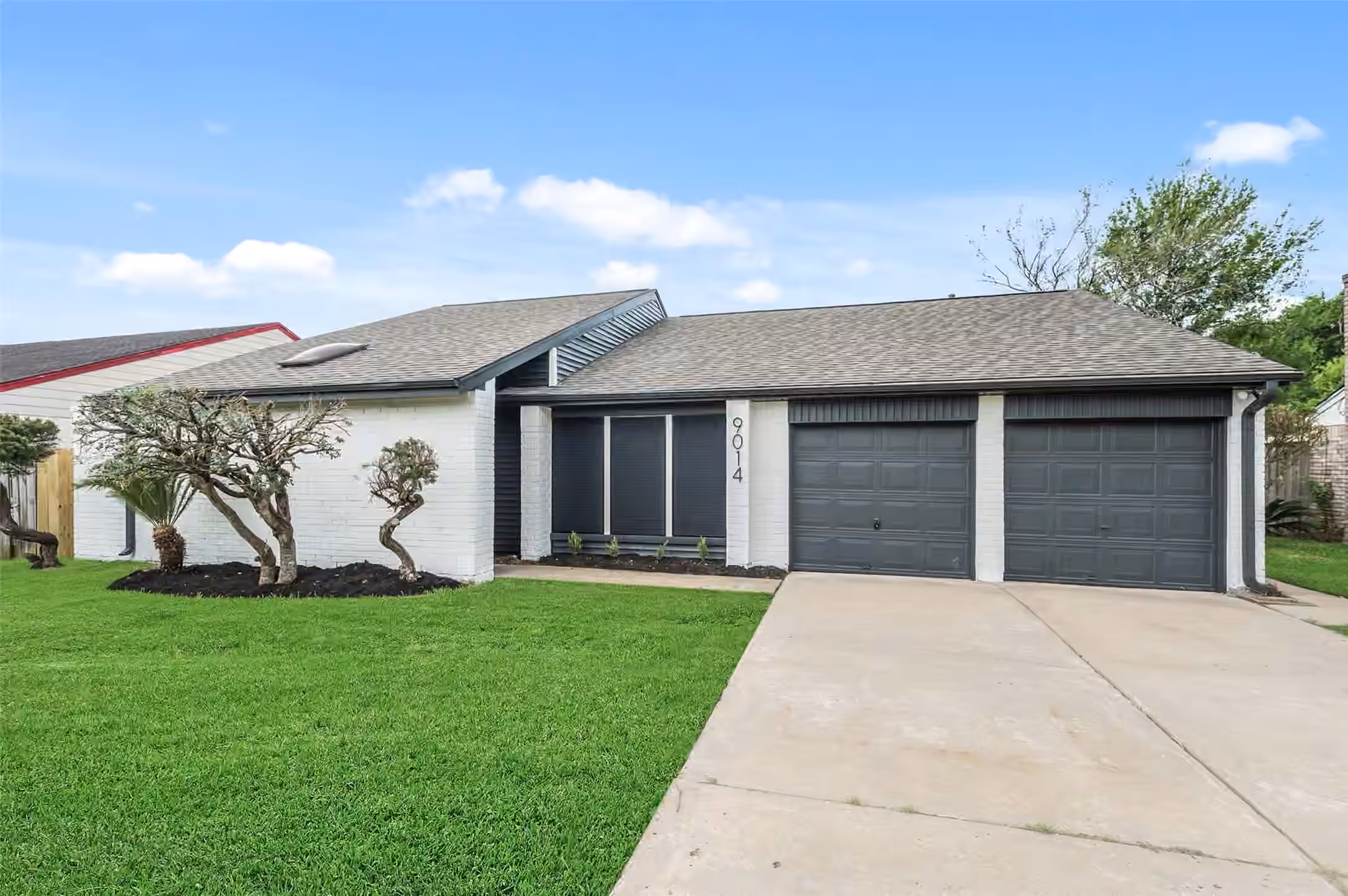 Photo 4 of 9014 Kirkmont Drive, Houston, TX