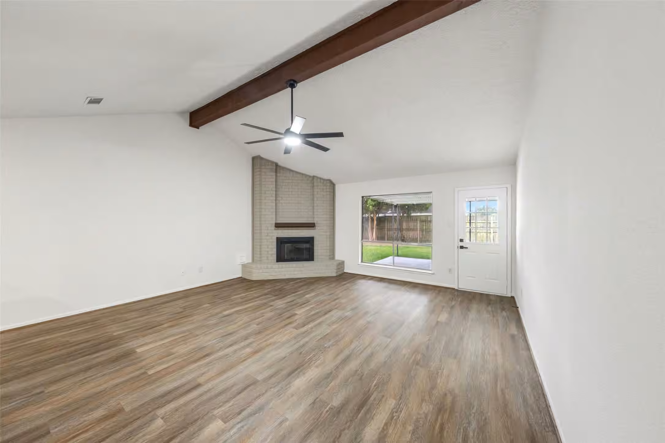 Photo 6 of 9014 Kirkmont Drive, Houston, TX