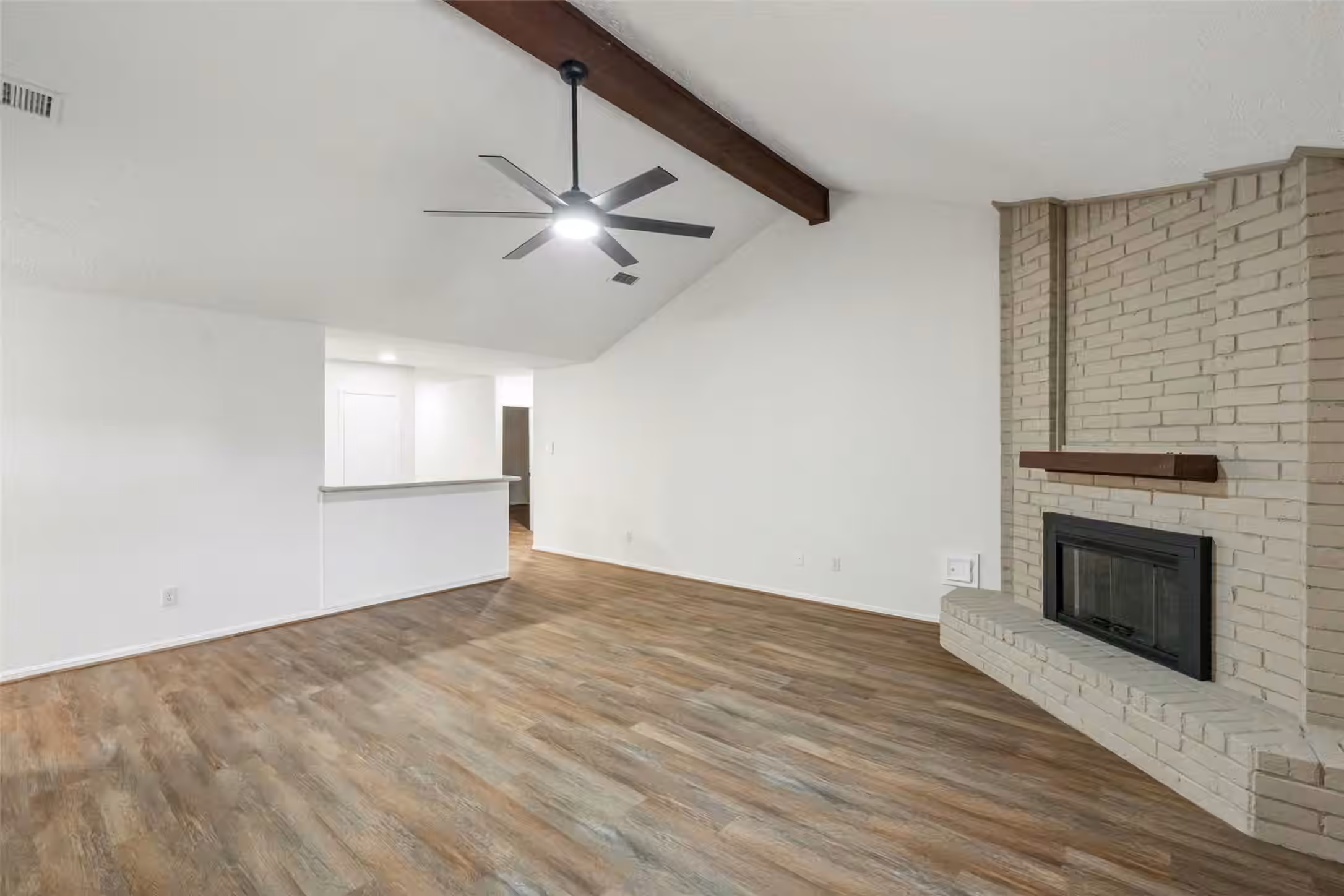 Photo 7 of 9014 Kirkmont Drive, Houston, TX