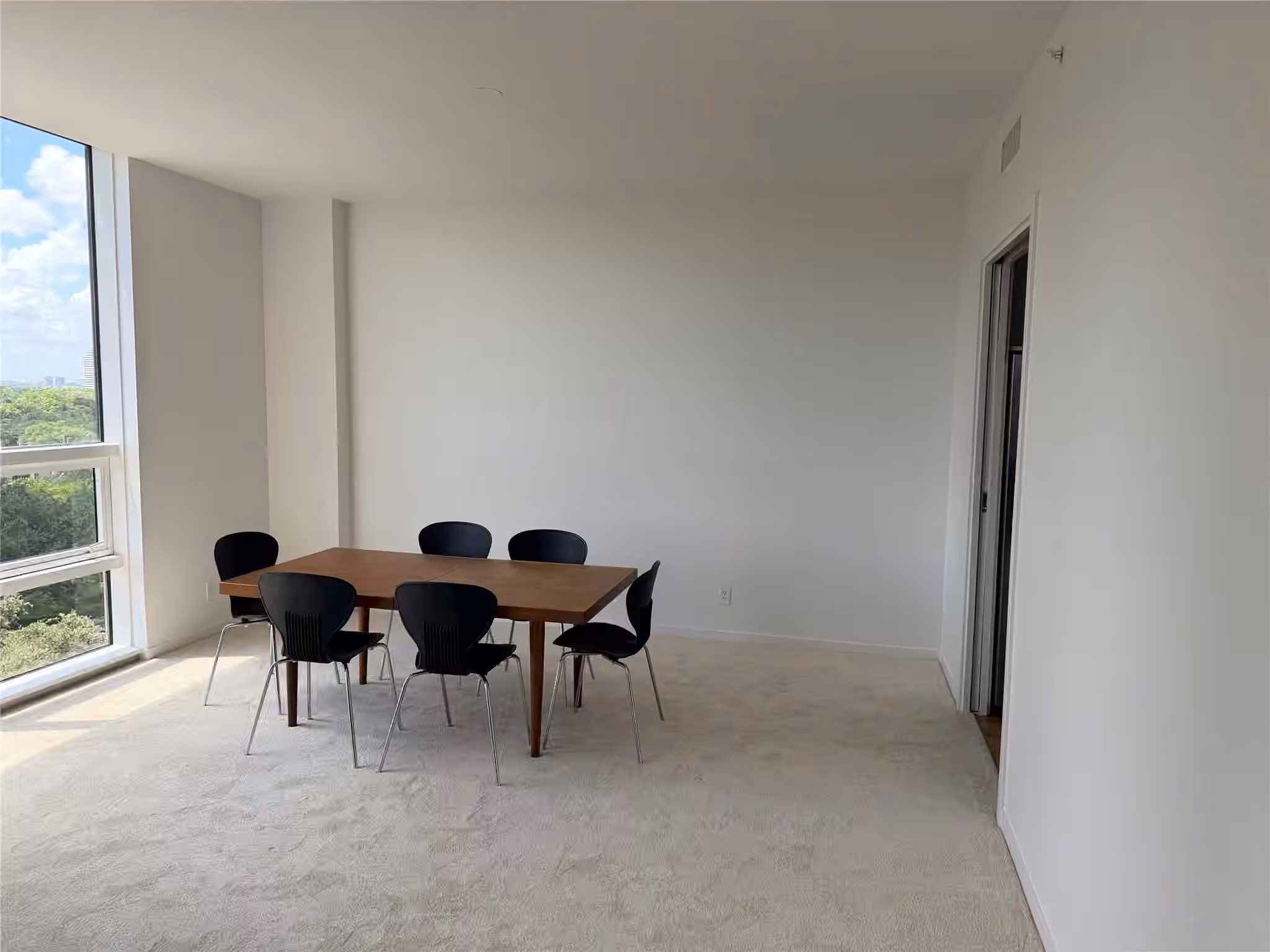 Photo 2 of 5110 San Felipe Street 86W, Houston, TX