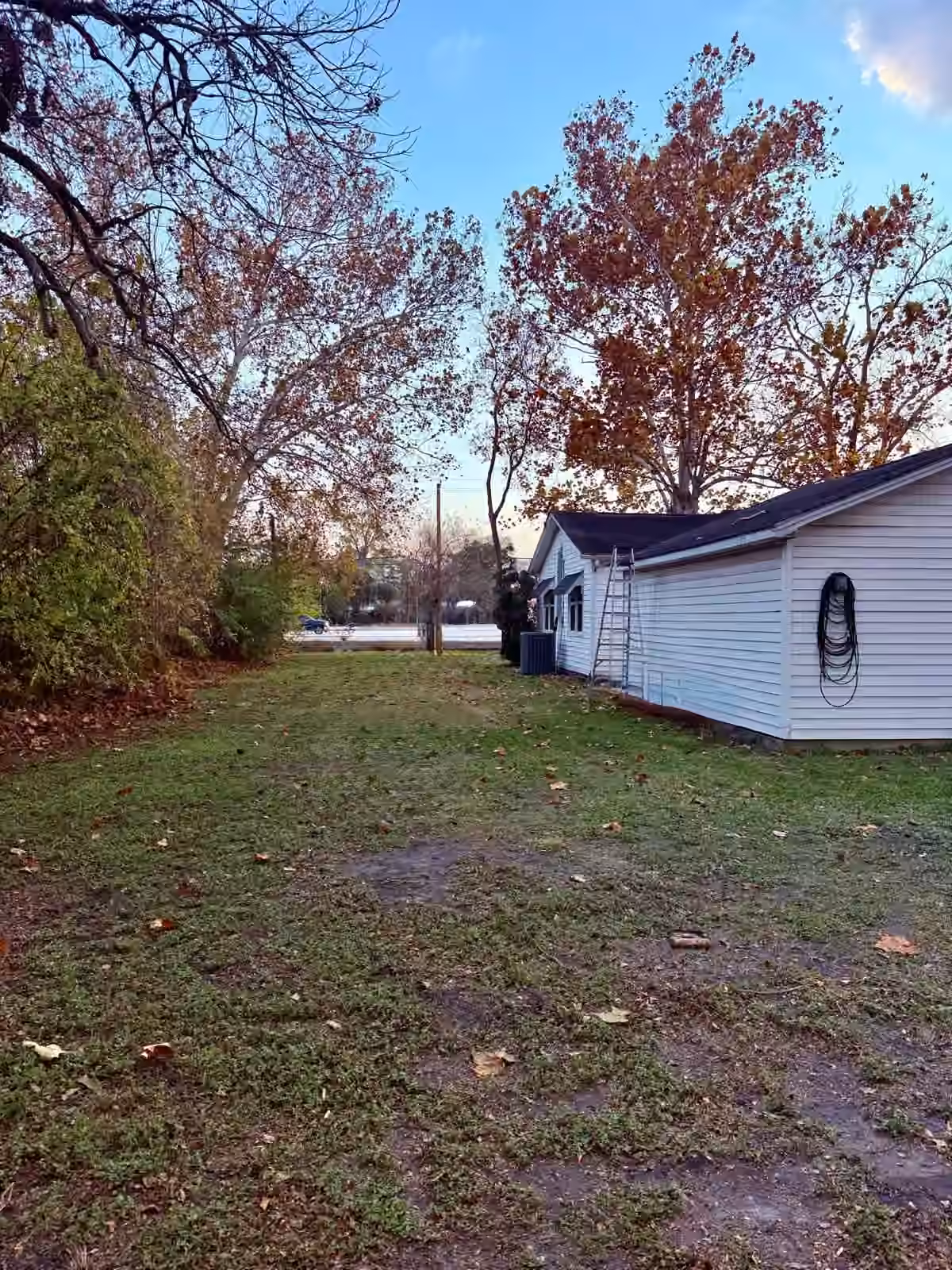 Photo 2 of 700 E Wallisville Road, Highlands, TX