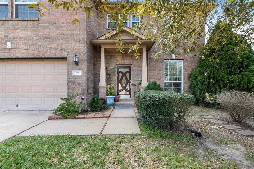 Photo 2 of 2990 Creek Falls Court, Pearland, TX