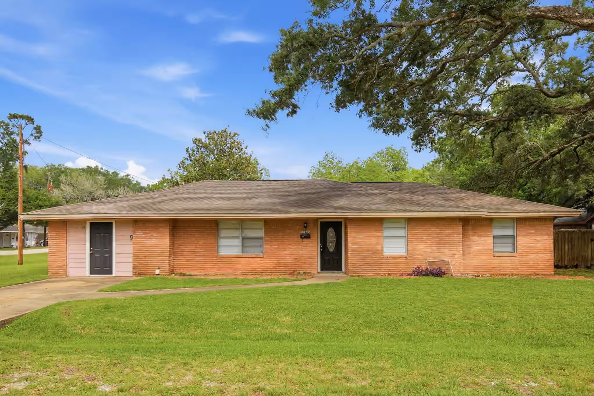 Photo of 903 S Dula Street, Alvin, TX