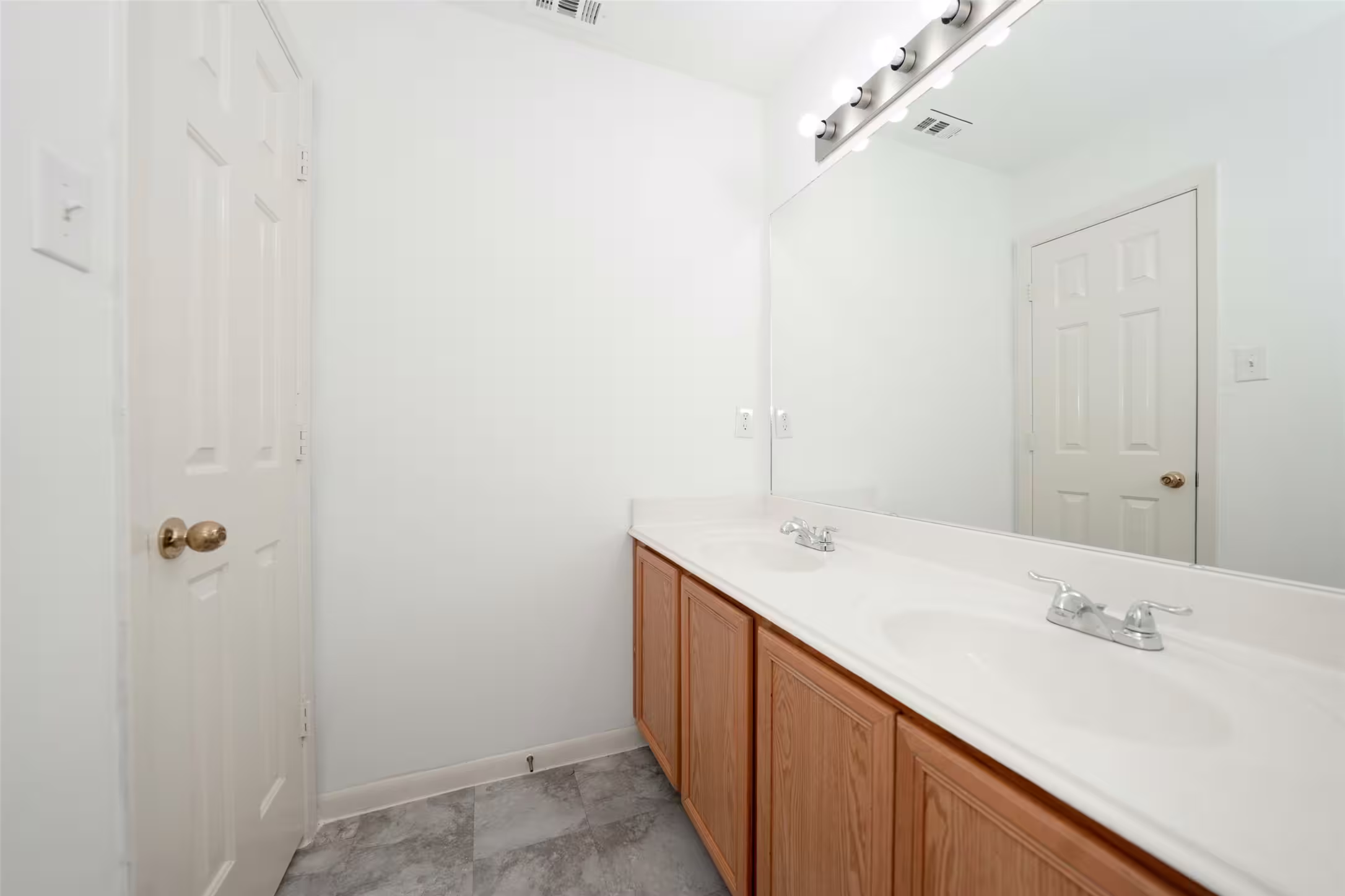 Photo 6 of 6003 S Brenwood Drive, Katy, TX