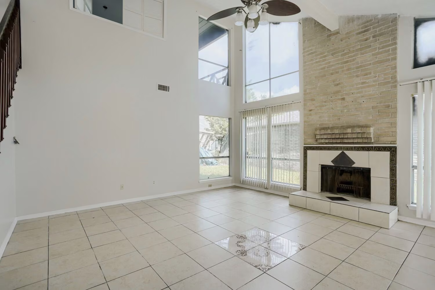 Photo 3 of 12410 Sungate Lane, Houston, TX