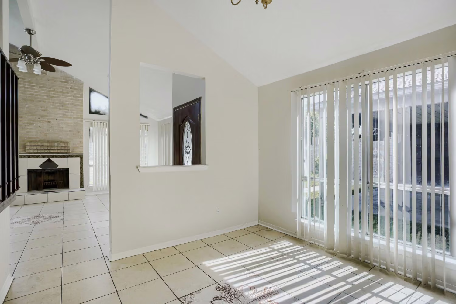 Photo 7 of 12410 Sungate Lane, Houston, TX
