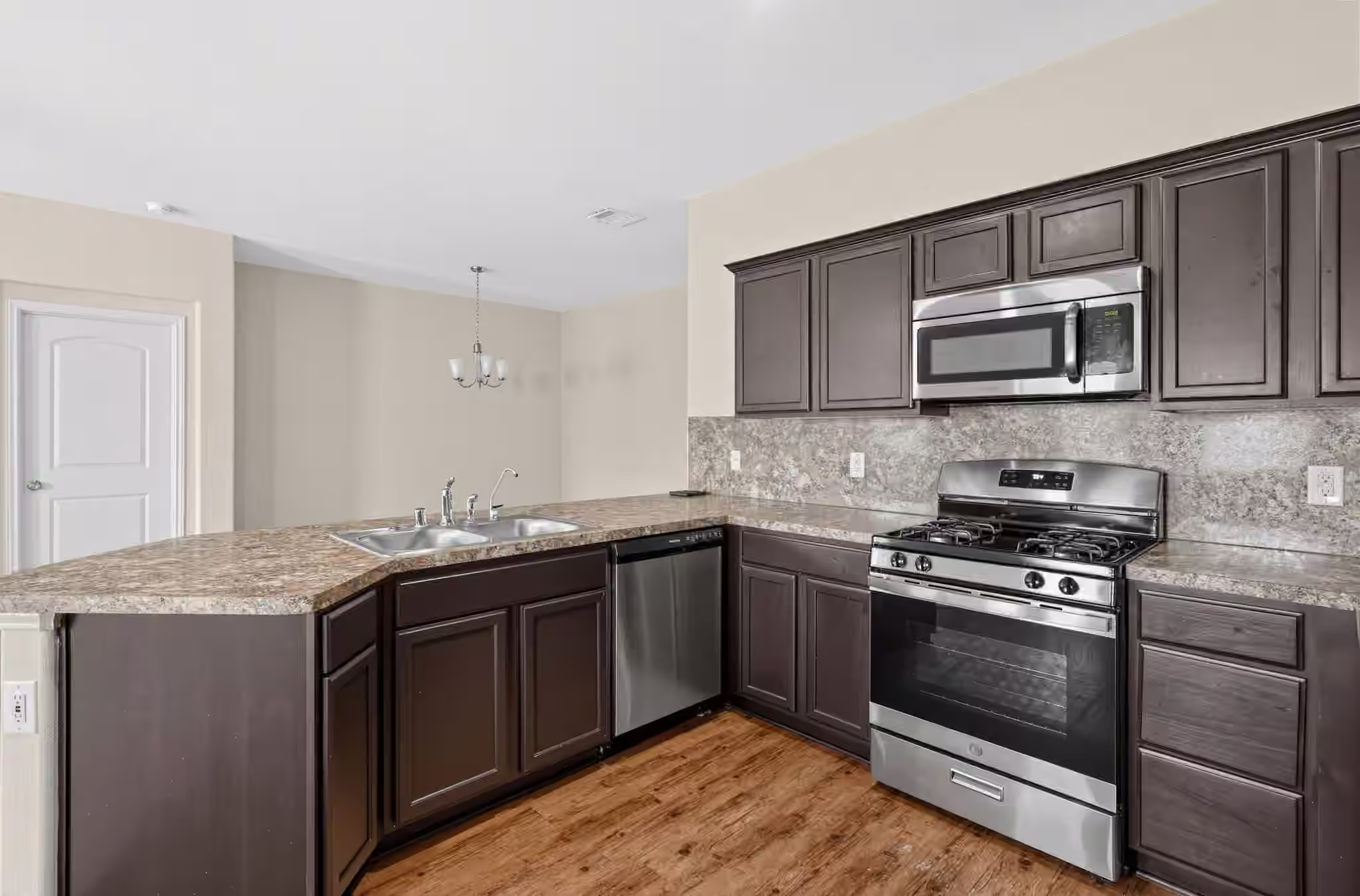 Photo 5 of 15455 Casita Verde Way, Houston, TX