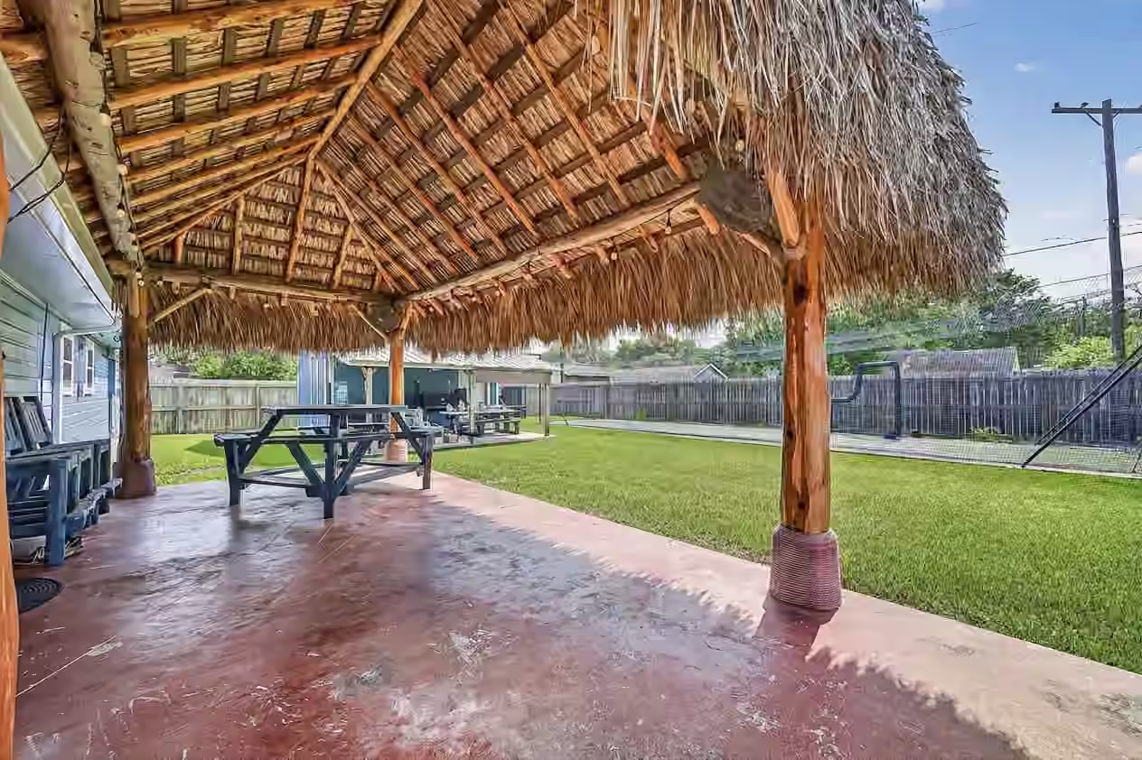 Photo 5 of 206 S Mattson Street, West Columbia, TX