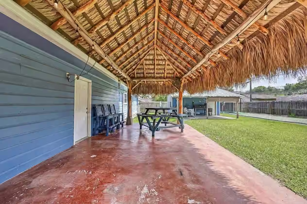 Photo 6 of 206 S Mattson Street, West Columbia, TX