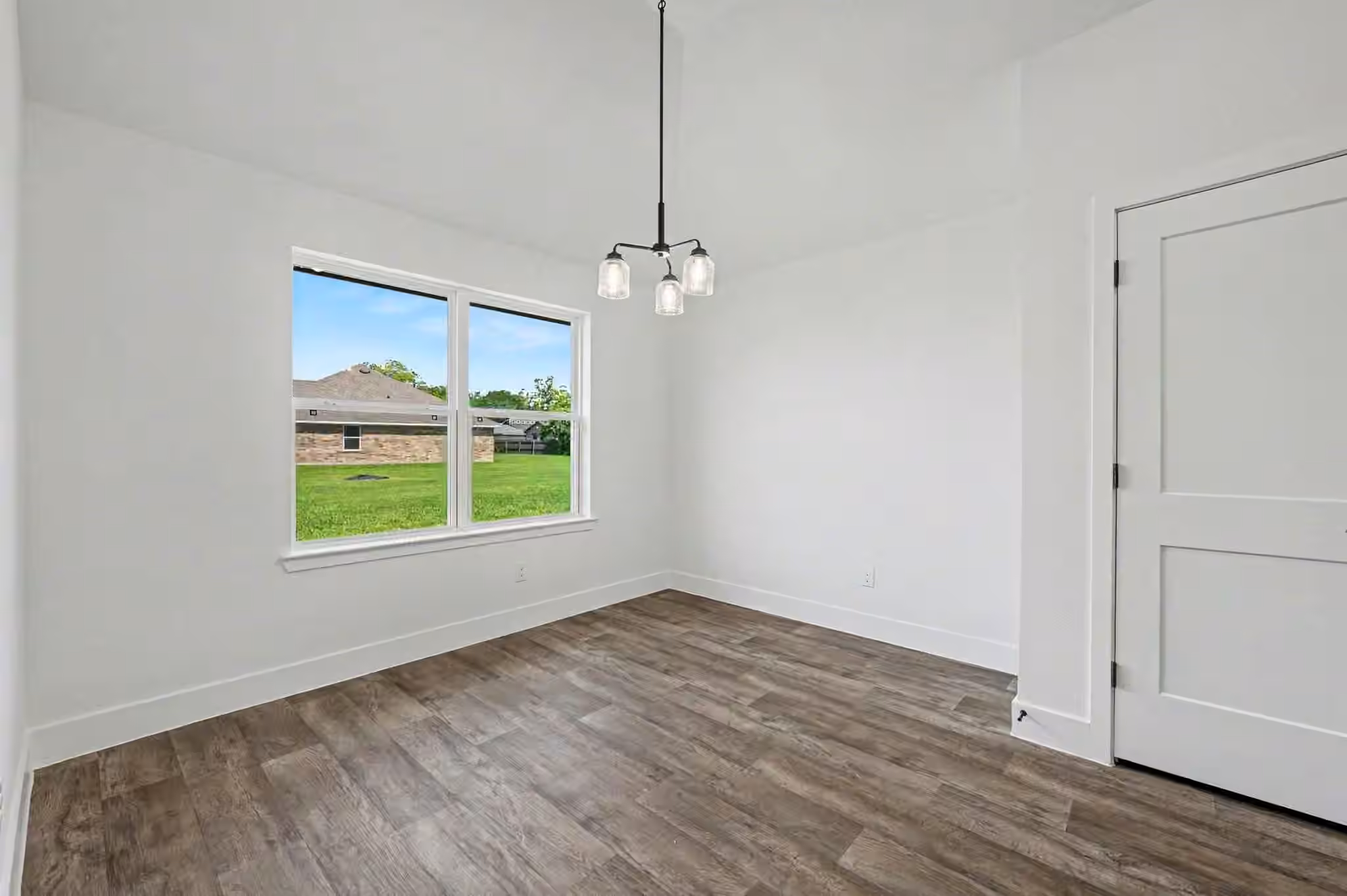Photo 6 of 8 Keystone Court, Angleton, TX