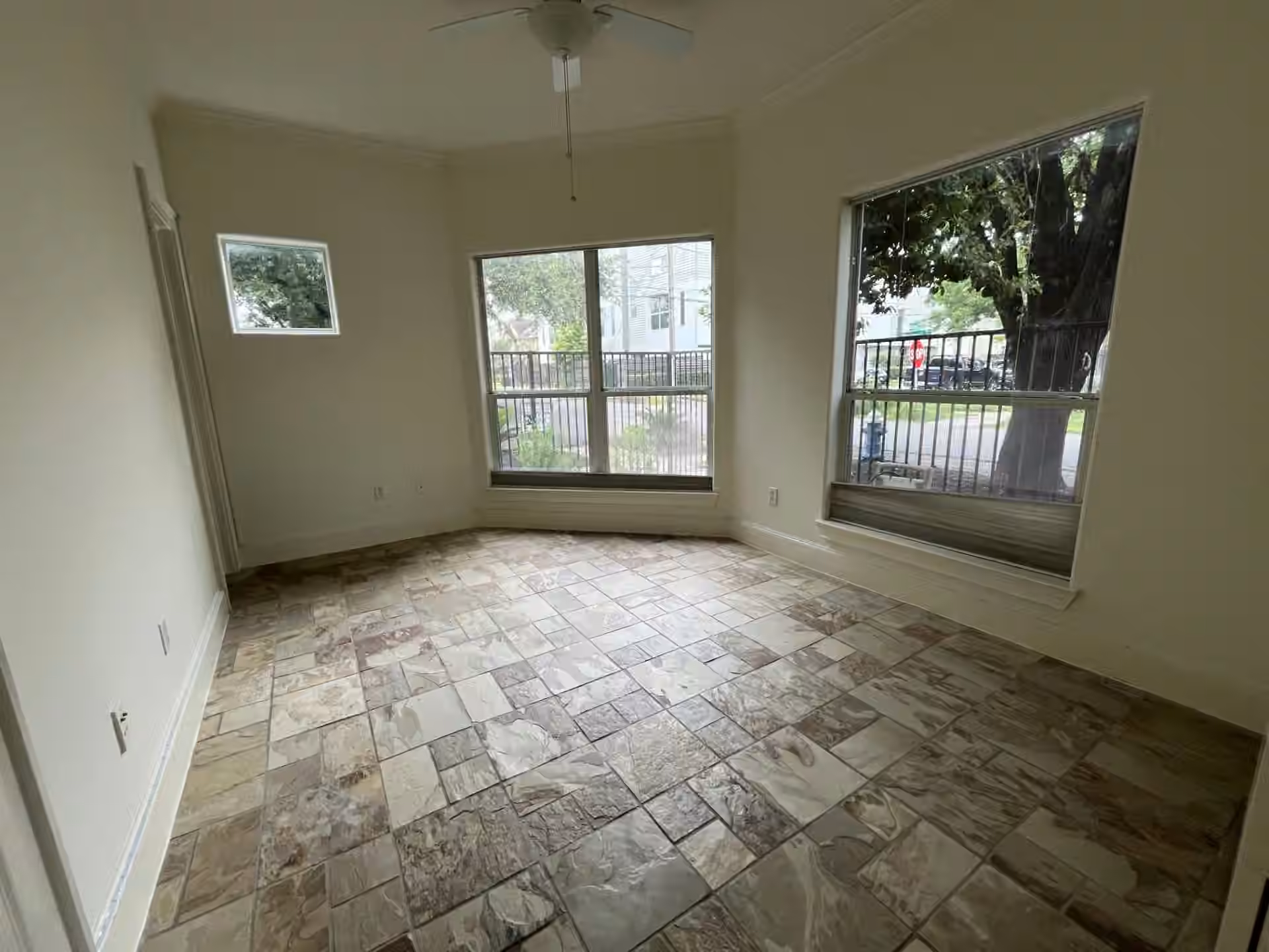 Photo 5 of 1402 Wentworth Street, Houston, TX