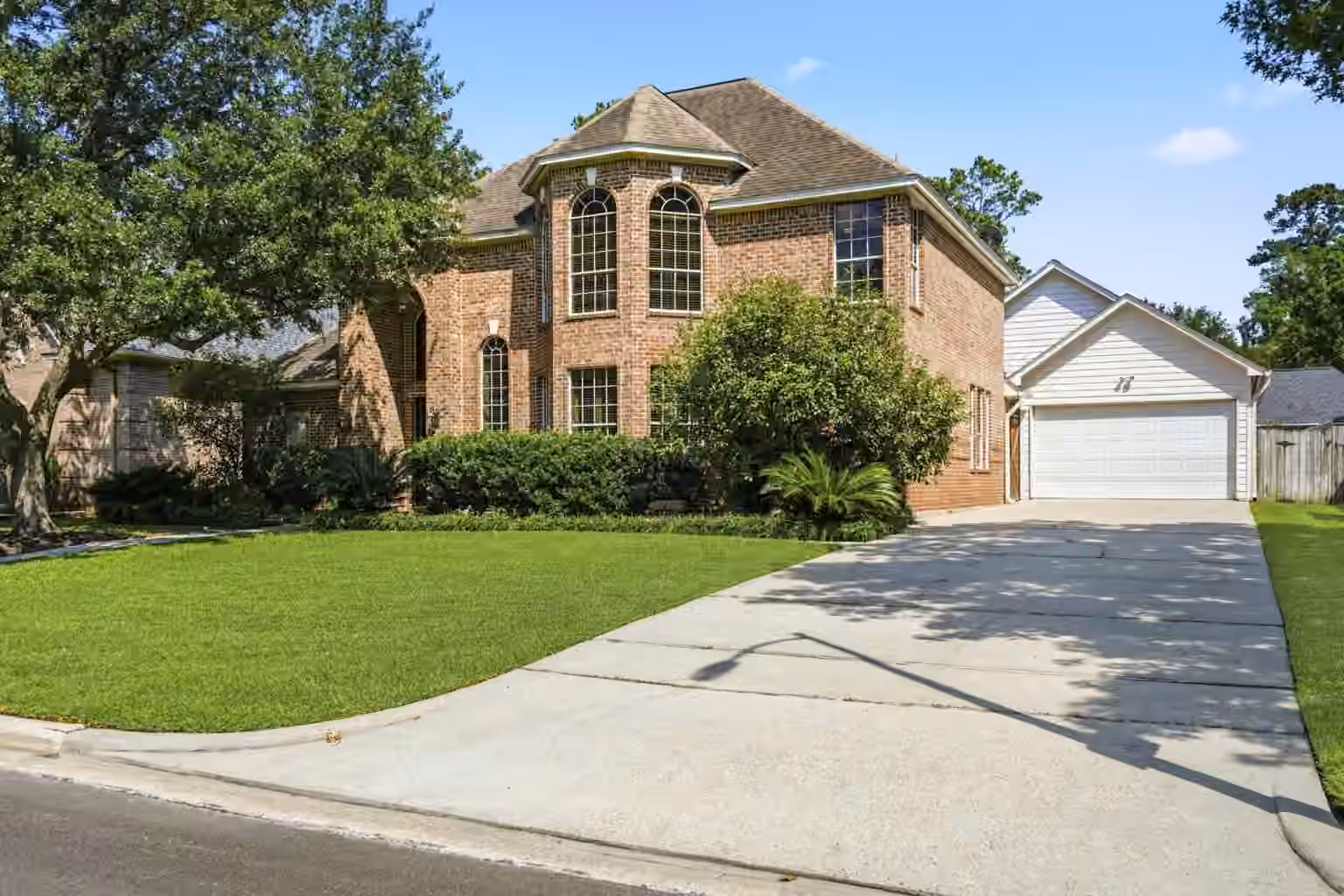 Photo 4 of 25714 LAKE LAWN Drive, Spring, TX