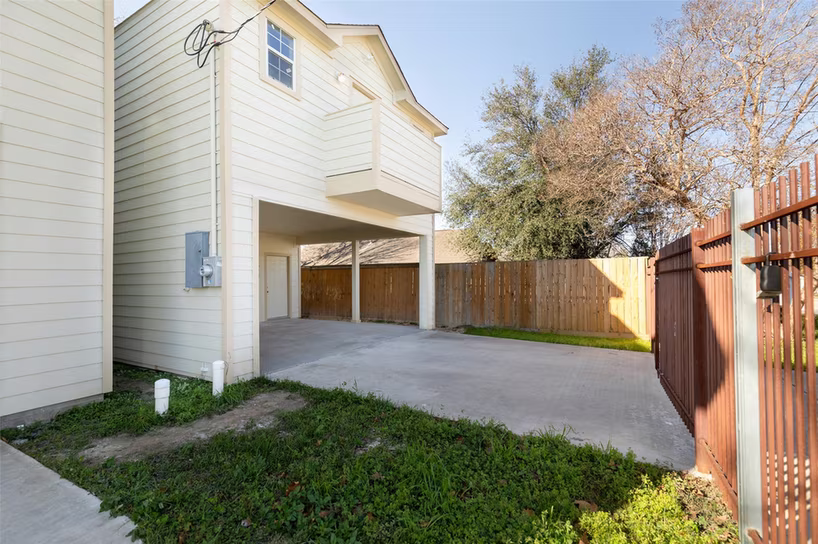 Photo of 7750 Avenue J, Houston, TX