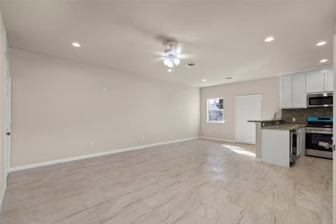 Photo 4 of 7750 Avenue J, Houston, TX