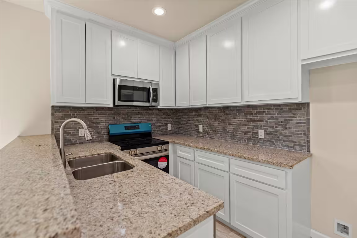 Photo 5 of 7750 Avenue J, Houston, TX
