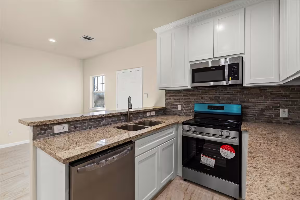 Photo 6 of 7750 Avenue J, Houston, TX