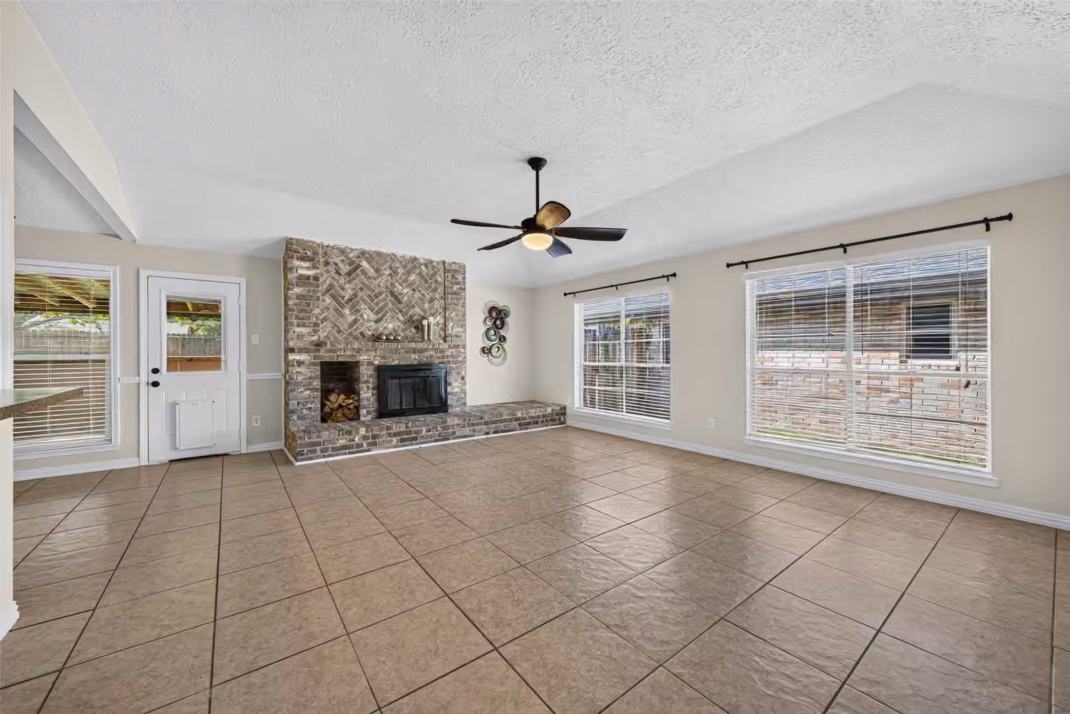 Photo 6 of 707 Shenandoah Drive, Richmond, TX