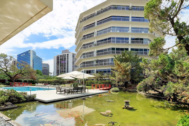 Photo of 5050 Woodway Drive 2d, Houston, TX 77056