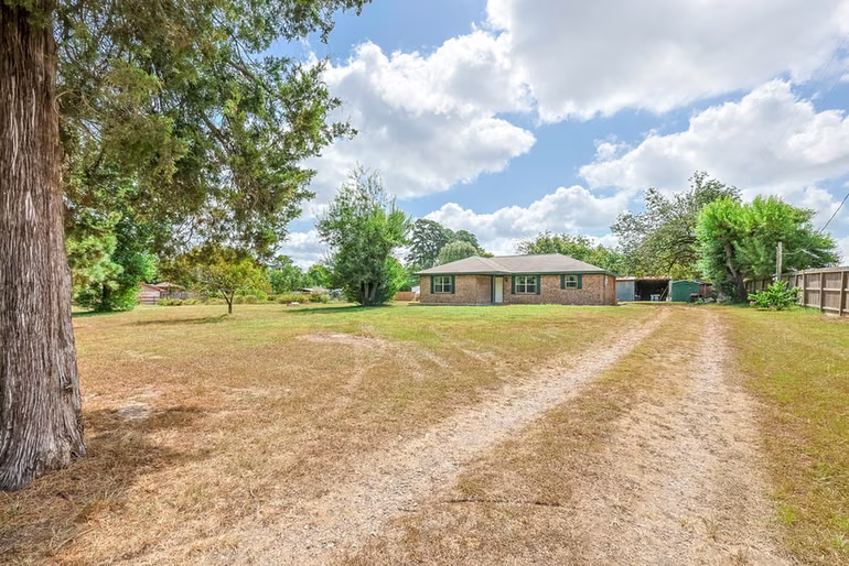 Photo 3 of 2934 Goodson Loop, Pinehurst, TX