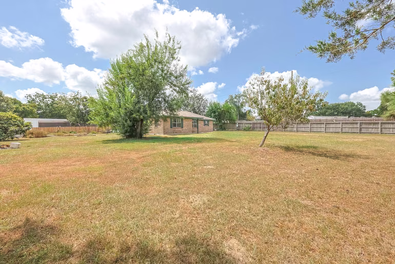 Photo 5 of 2934 Goodson Loop, Pinehurst, TX
