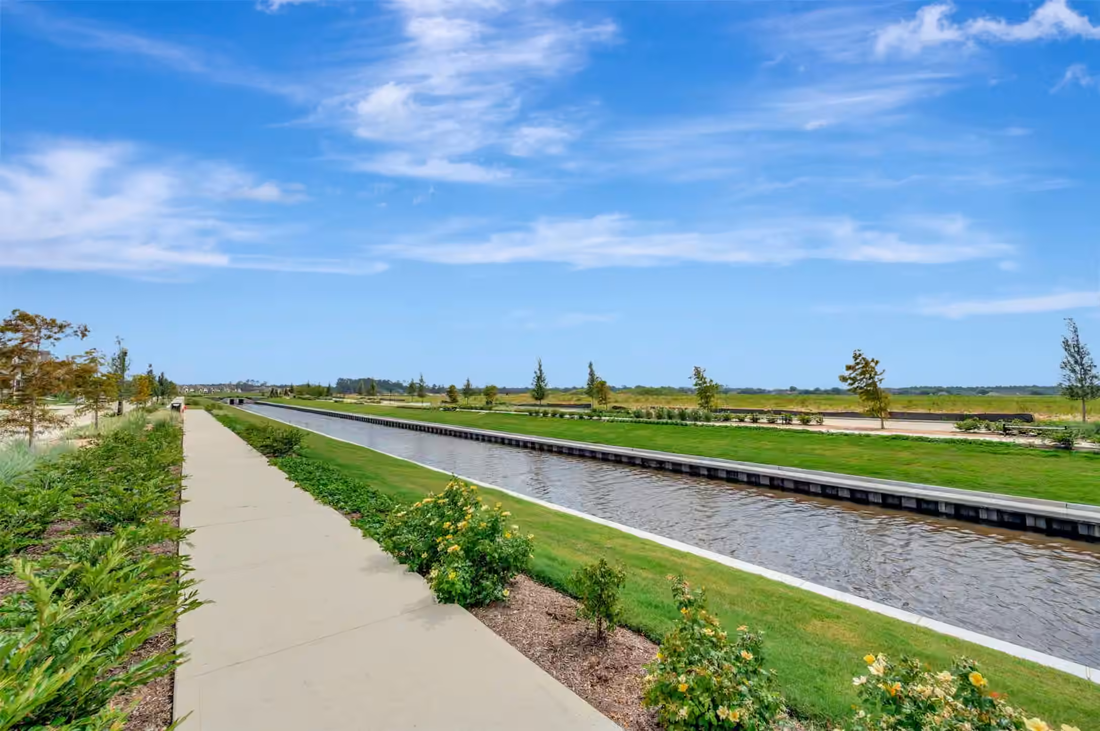 Photo 4 of 12131 Canal View Boulevard, Mont Belvieu, TX