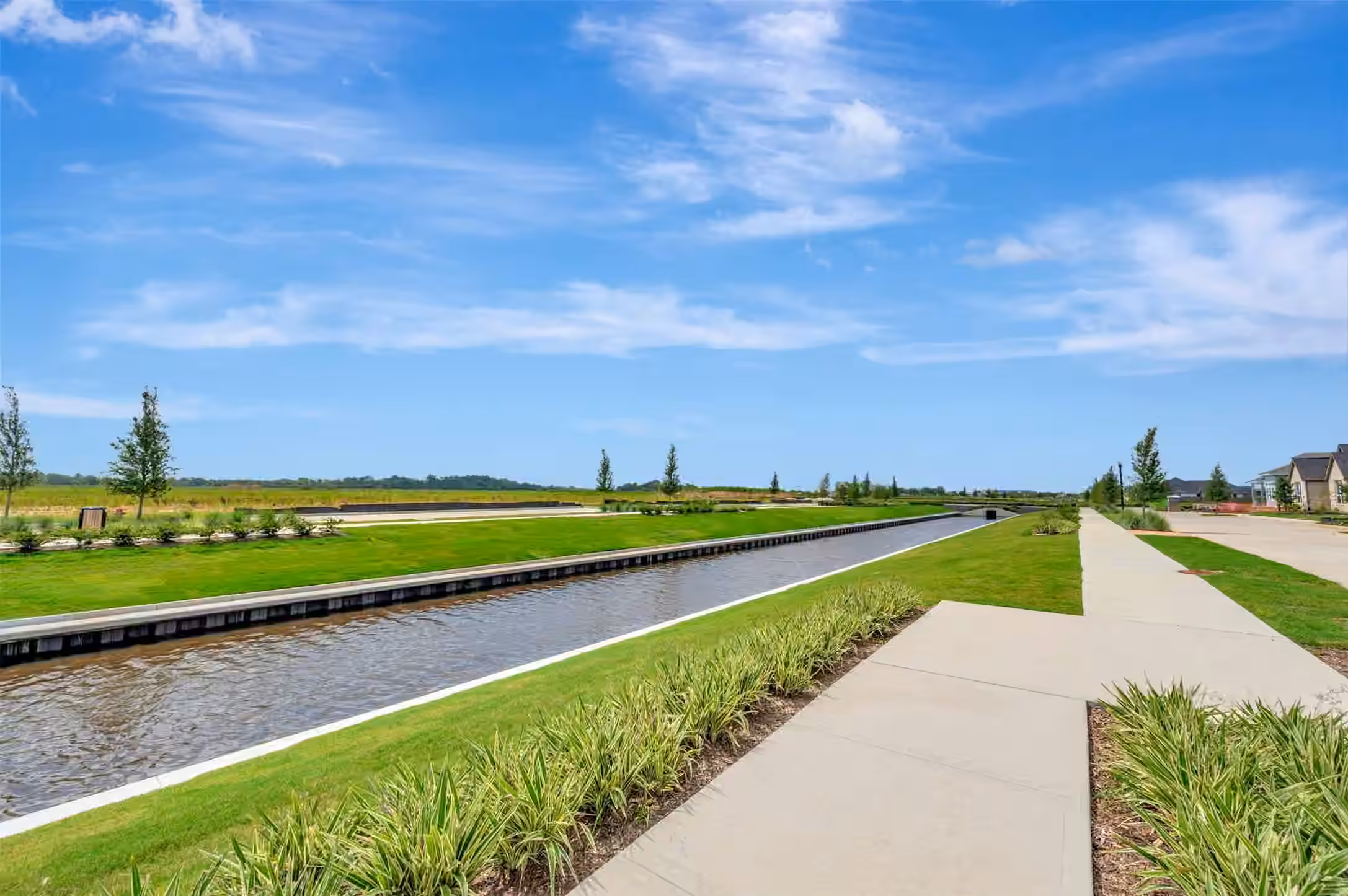Photo 5 of 12131 Canal View Boulevard, Mont Belvieu, TX
