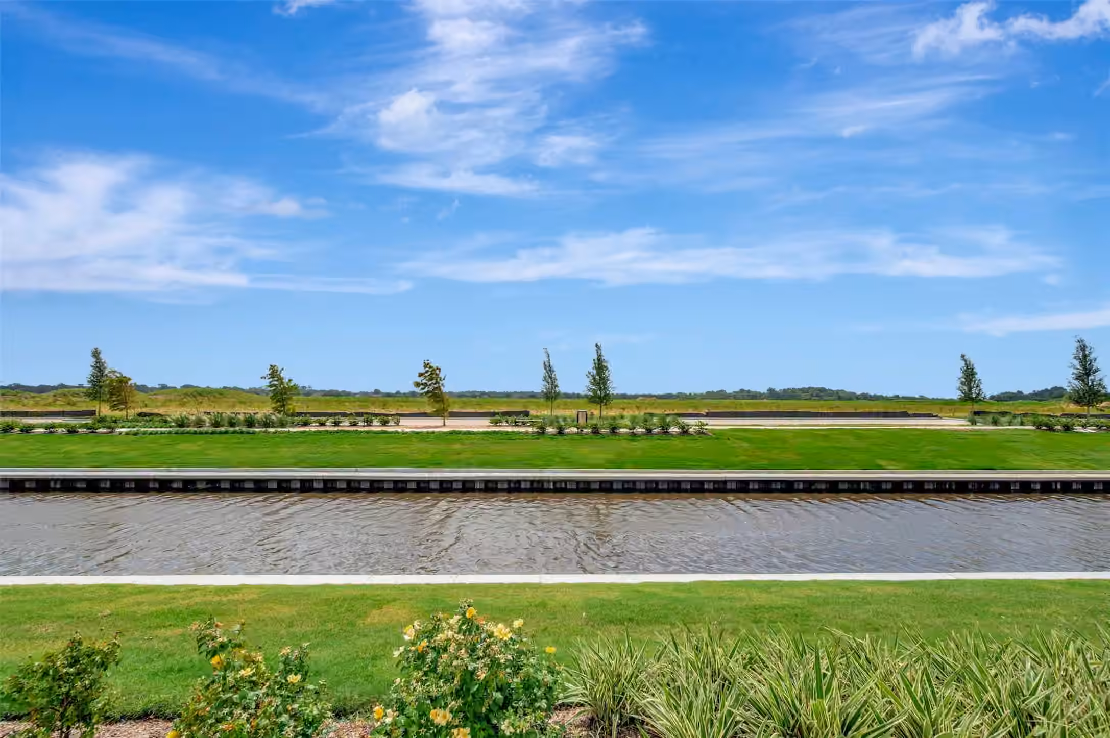 Photo 6 of 12131 Canal View Boulevard, Mont Belvieu, TX