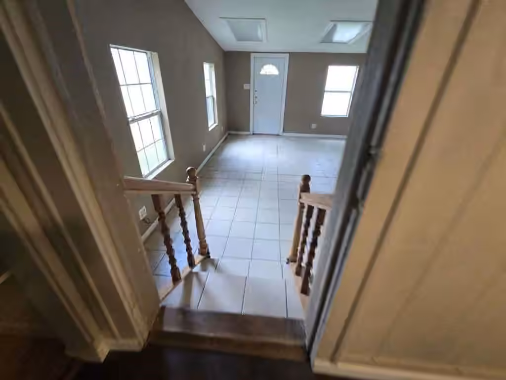 Photo 7 of 600 E Fayle Street, Baytown, TX