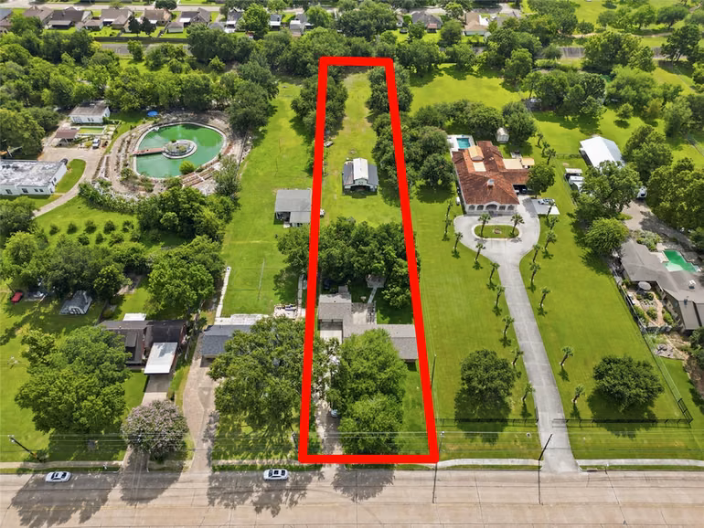Photo 2 of 3305 Luella Avenue, Deer Park, TX