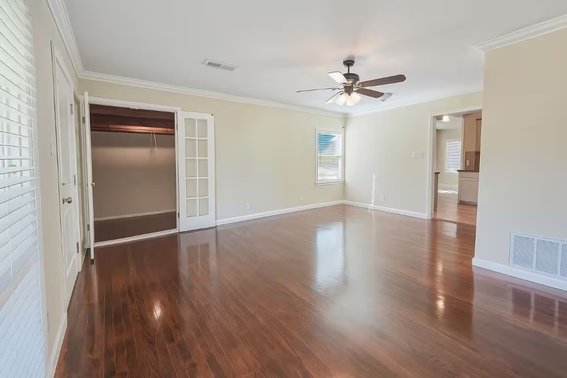 Photo 3 of 118 Whiting Street, Galveston, TX