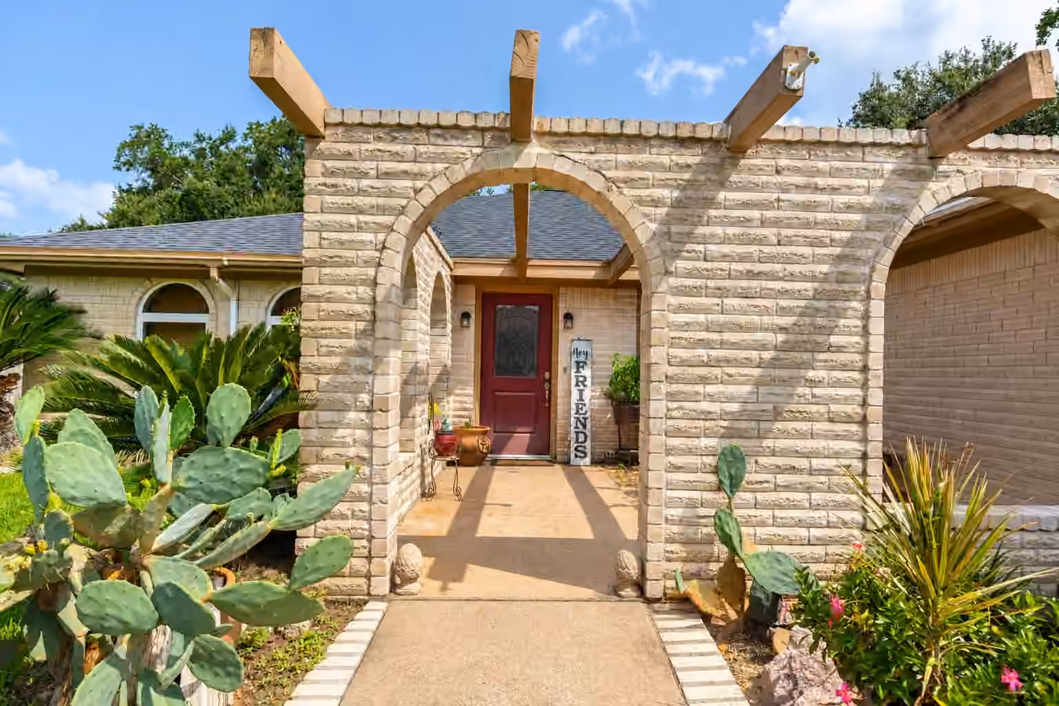 Photo 2 of 116 Briarwood Lane, Bellville, TX